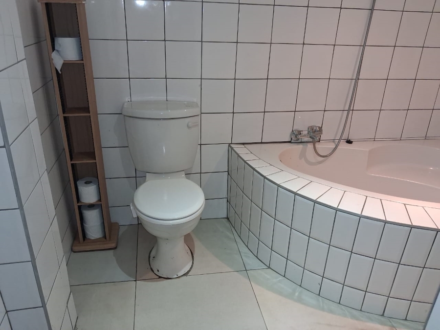 To Let 1 Bedroom Property for Rent in Summerpride Eastern Cape